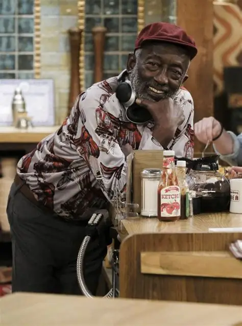 Garrett Morris is aging gracefully, he deserves his flowers. He’s 89. 💐